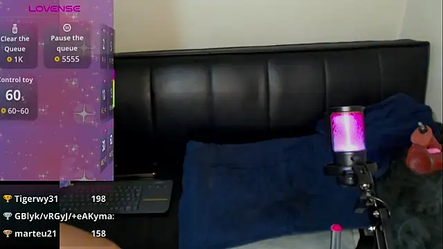 AustrianGirl99n Live XXX chat