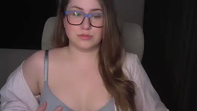 SeasonalSomeone's Live XXX Chat