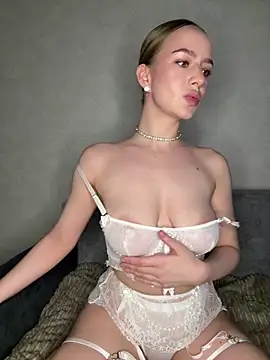 MissOyee's Live XXX Chat