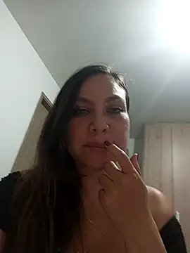 Chat +18 de Luna-Gomez ao vivo