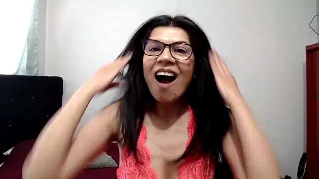 abrilsex23 Adlı Modelin Canlı XXX Sohbeti