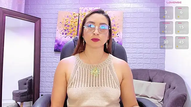 _LaraMom_'s Live XXX Chat