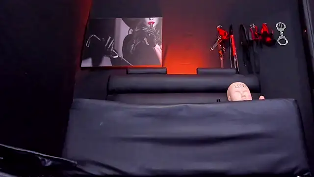 AprilStonessのライブXXXチャット