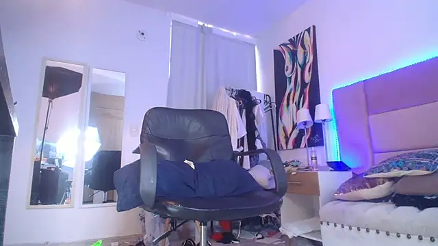 Chat +18 de lizzy_squirt ao vivo