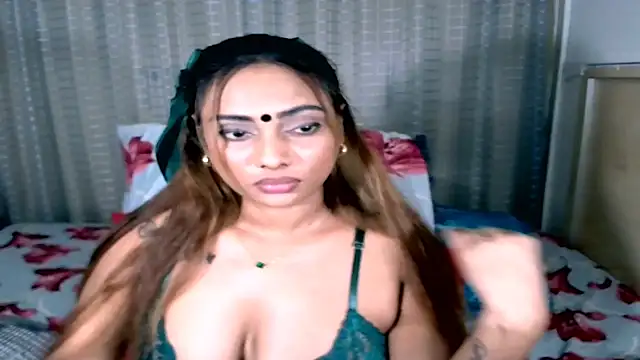 Chat +18 de sexyindianchic ao vivo