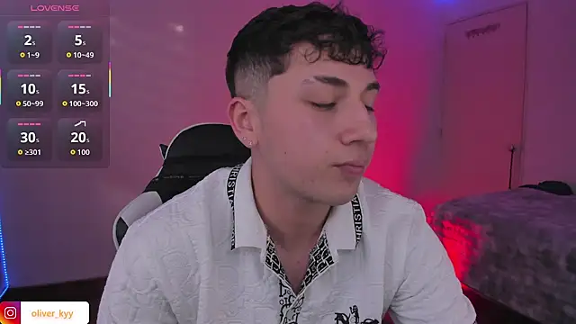 oliver_kyy Webcam Show
