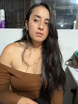 Antonella_Julieta Chat XXX in diretta