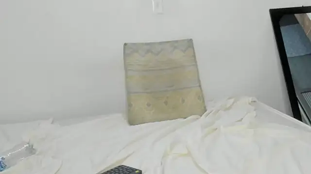 Nikki__uwu élő XXX-chatje