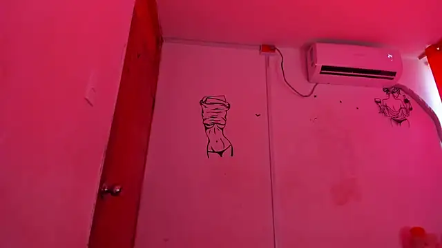 XXX chat uživo modela Emily_Coper18