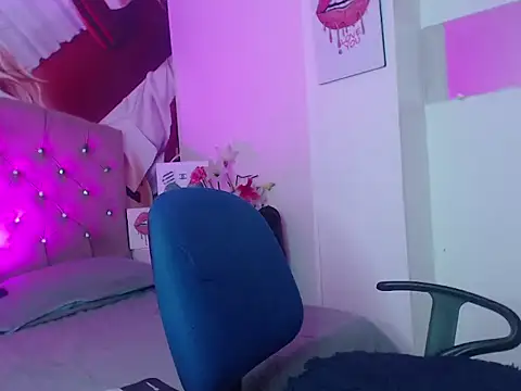 Show modela Ailanys_Miller na web-kameri