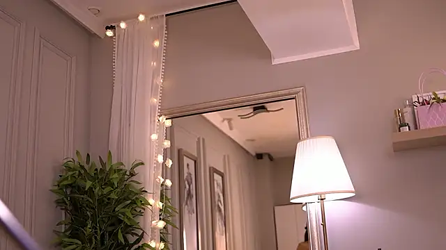 NicoleCellini élő XXX-chatje