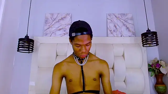 Santiago_Ortiz_: онлайн-секс-чат