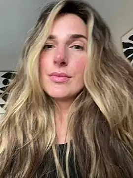 Chat +18 de Thescorpionfr_ ao vivo