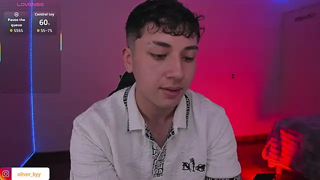 oliver_kyy Adlı Modelin Canlı XXX Sohbeti