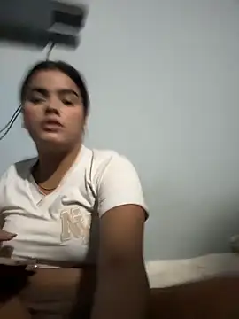 Kaily_Sweet16 élő XXX-chatje