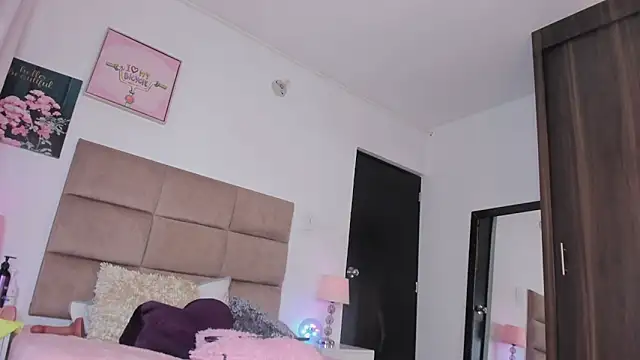 ashleycurvyy's Live XXX Chat