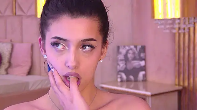 HeidiKendal Chat XXX live