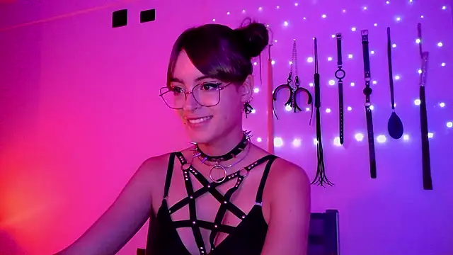 دردشة nina_kink الجنسية المباشرة