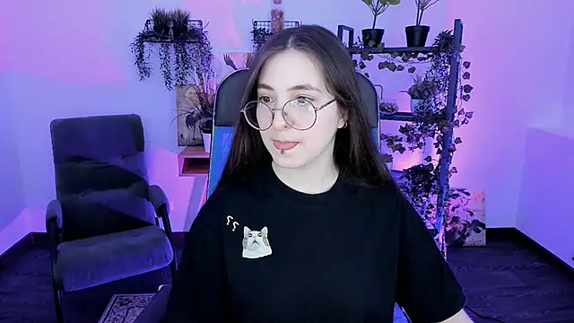 VirtuallVoyant's Live XXX Chat