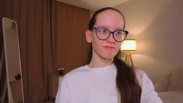 BettyBrowni Adlı Modelin Canlı XXX Sohbeti