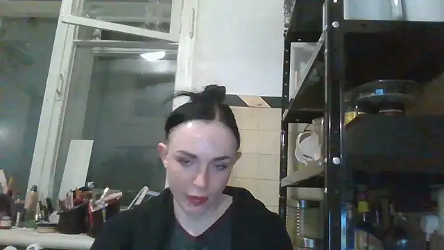 Trinsy_Love Adlı Modelin Canlı XXX Sohbeti