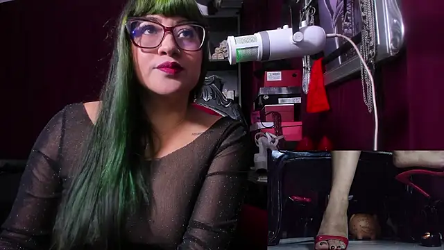 MeGoddesSara's Live XXX Chat