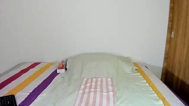 malucam06 Adlı Modelin Canlı XXX Sohbeti