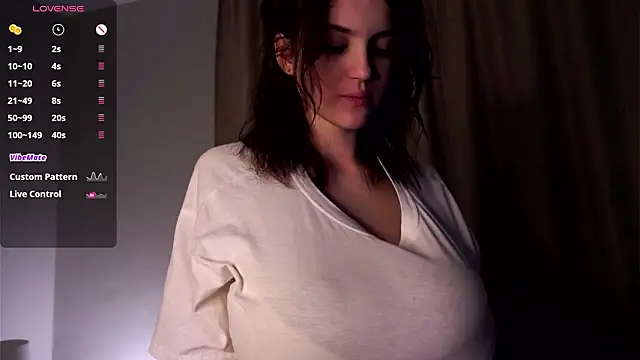 EffieHenri Chat XXX live