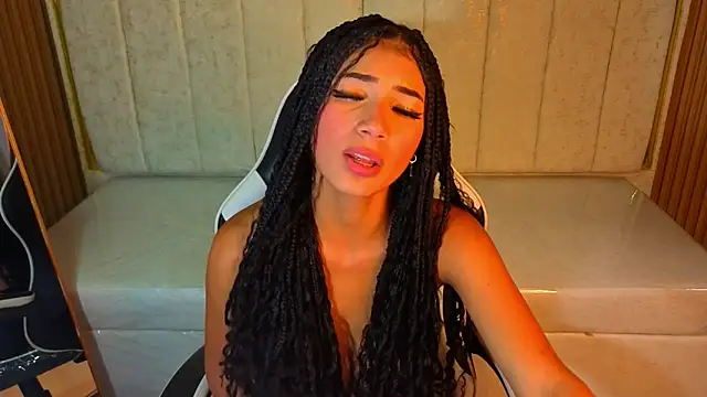 Perla_Moon_Tx: онлайн-секс-чат