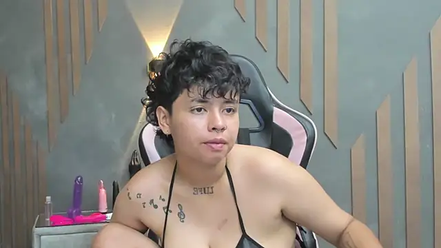 NikiEvanz Chat XXX live