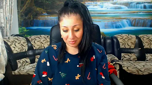 MoistMady: онлайн-секс-чат