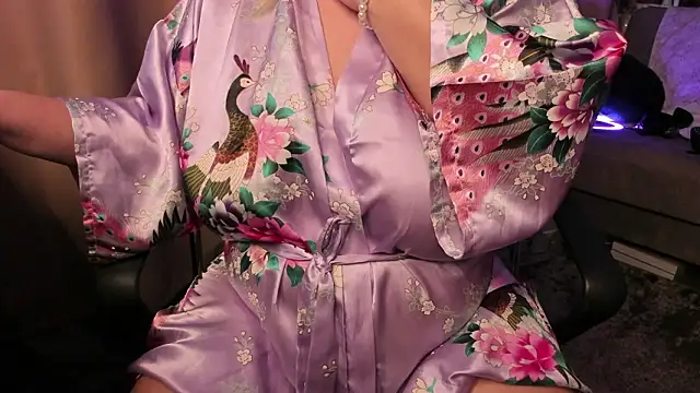 _Alyssia_ Show in webcam