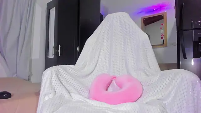 XXX chat uživo modela Stormeass