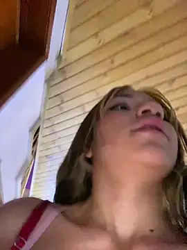 Isabella18_pink Adlı Modelin Canlı XXX Sohbeti