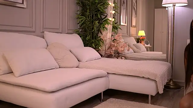 NicoleCellini Webcam show