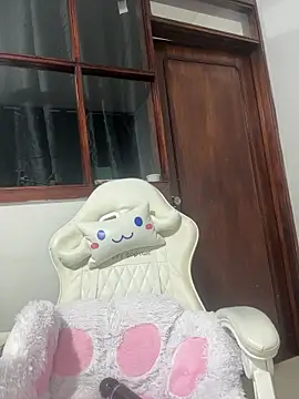 Chatroom XXX en direct de kuritto_