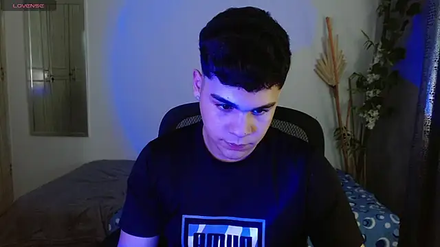 eithan_jonnes' Live XXX Chat