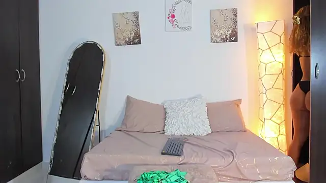 SarahCinnamon- Obrolan Langsung XXX