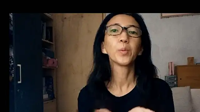 sexyCitty Adlı Modelin Canlı XXX Sohbeti