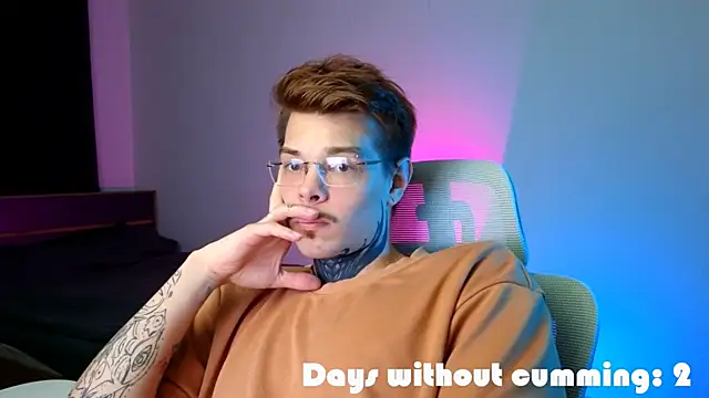 DENIS_HERE: вебкам-шоу