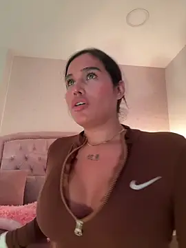 Chat +18 de Bella__Wood ao vivo