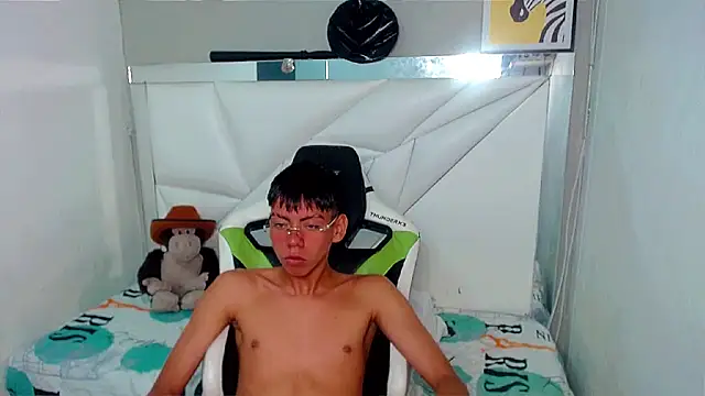 XXX chat uživo modela Liarr_