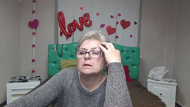 دردشة EmiliaGree الجنسية المباشرة