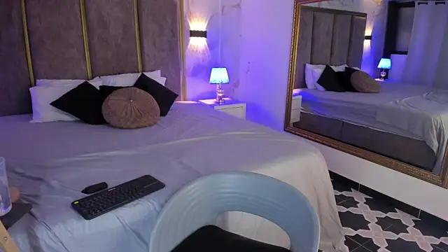 LolaGray__ 即時 XXX 聊天