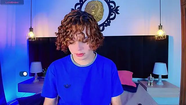 Skyee_angel Show in webcam