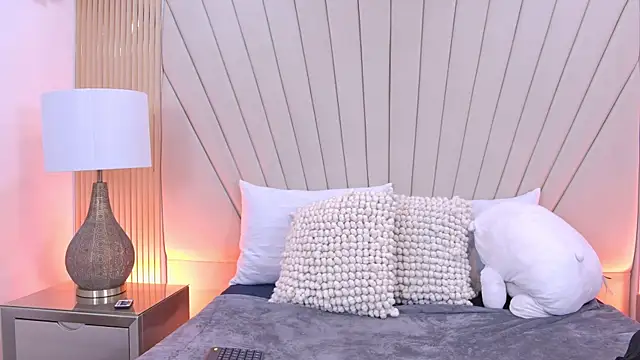 SaraLugoのライブXXXチャット