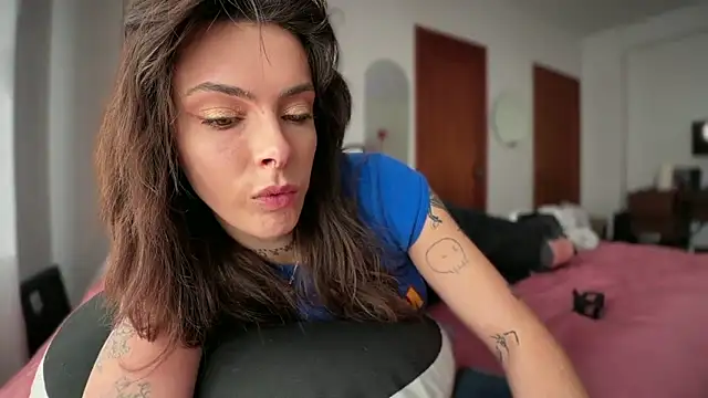 Chat +18 de GennaJames ao vivo