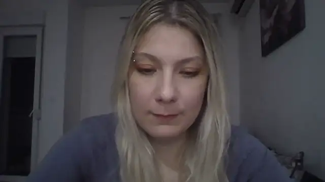 Chat +18 de Foxy_Bright ao vivo