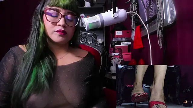 MeGoddesSaraのライブXXXチャット