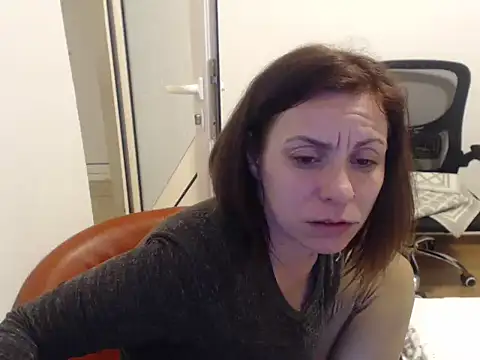 Chatroom XXX en direct de Emmatoo